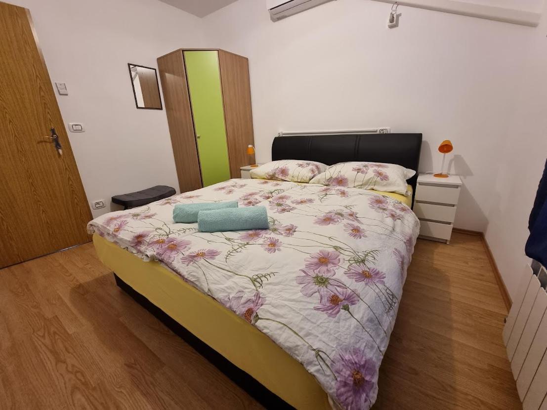 Apartma Patricija - Big Apartment For 6 Tolmin Exteriör bild