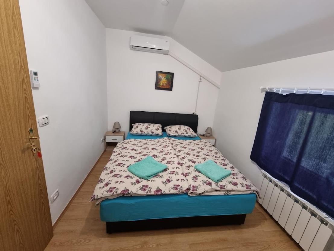 Apartma Patricija - Big Apartment For 6 Tolmin Exteriör bild